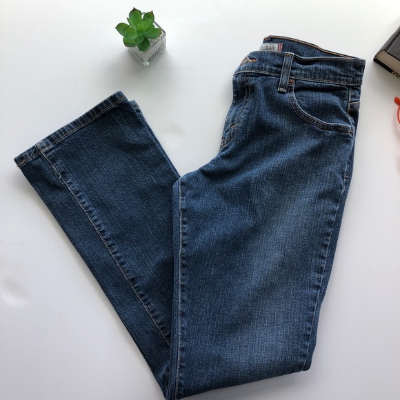 Levi's Denim - Levi’s Relaxed Bootcut 550 jean size 4M 2% spandex
